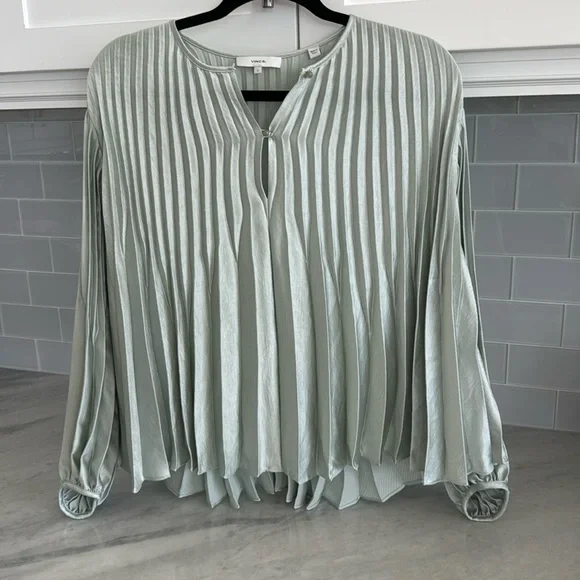 Vince top - Picture 1 of 3